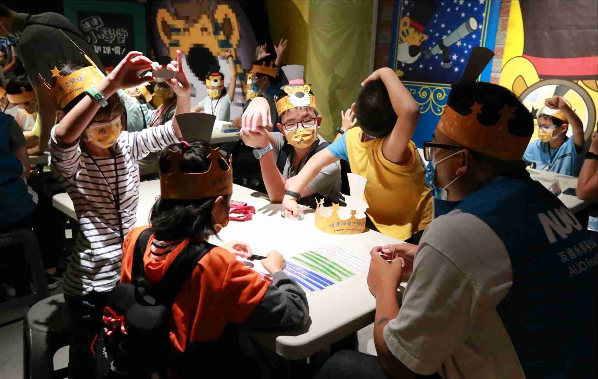 壹号平台以永续理念推动全人教育计划，，内外结盟储备科普教育人才，，荣获亚太永续行动奖社会共融面的金奖肯定