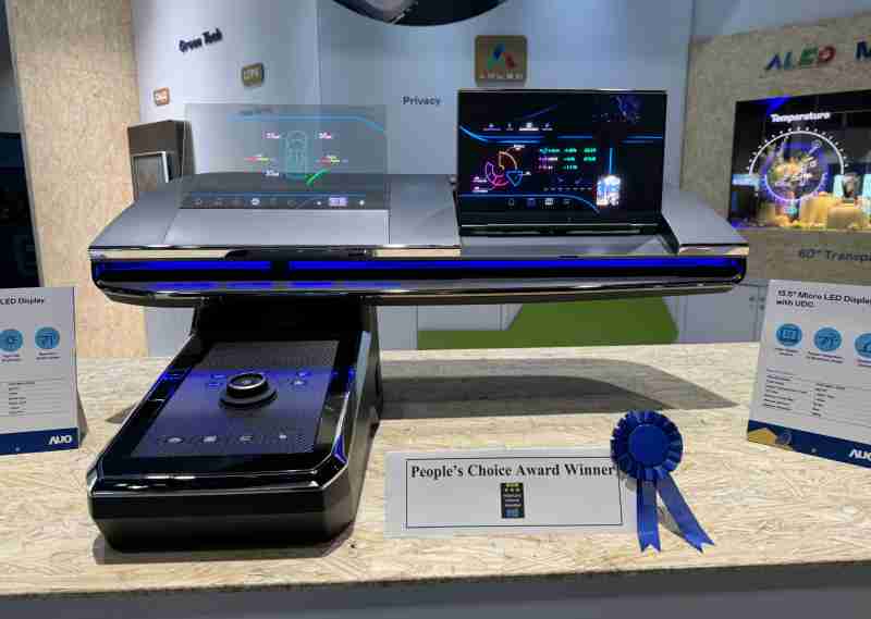 壹号平台车用Micro LED Display HMI解决方案获”最佳车用显示奖”，，，，以用户为中心开发，，针对前座驾驶与乘客设计兼具娱乐与安全的高画质屏幕，，，，包含车舱前座的Micro LED透明屏幕及全球首款内建镜头的智慧Micro LED显示器