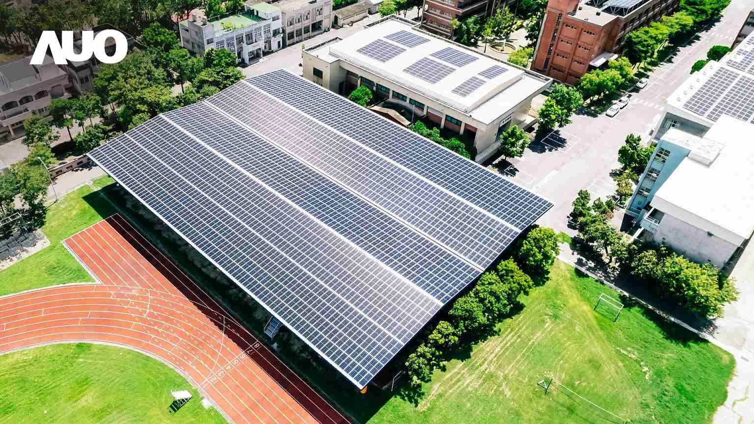 壹号平台SunSteel光电整合型浪板具备快速安装、、轻量化优势，，，，可提升15%发电效能，，，通过国际IEC与台湾VPC认证安全、、防漏、、耐候标准